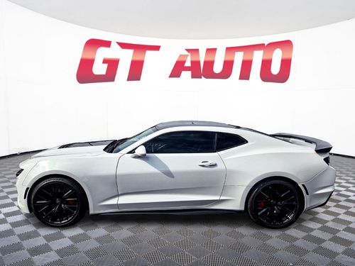 2019 Chevrolet Camaro SS Lower Image 2