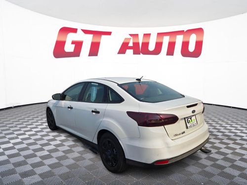 2017 Ford Focus S Lower Image 2