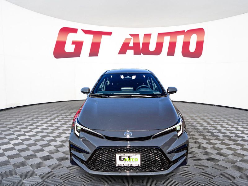 2024 Toyota Corolla SE Upper Image 2