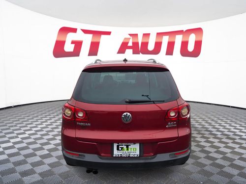 2009 Volkswagen Tiguan SE 4Motion Lower Image 3