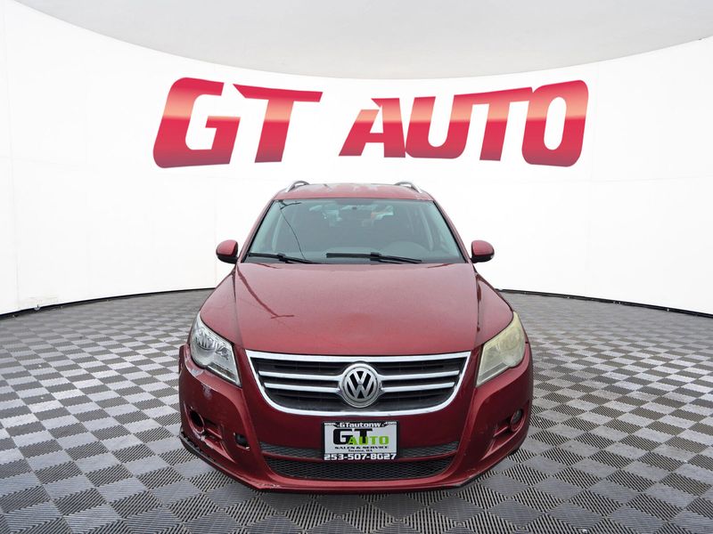 2009 Volkswagen Tiguan SE 4Motion Upper Image 2