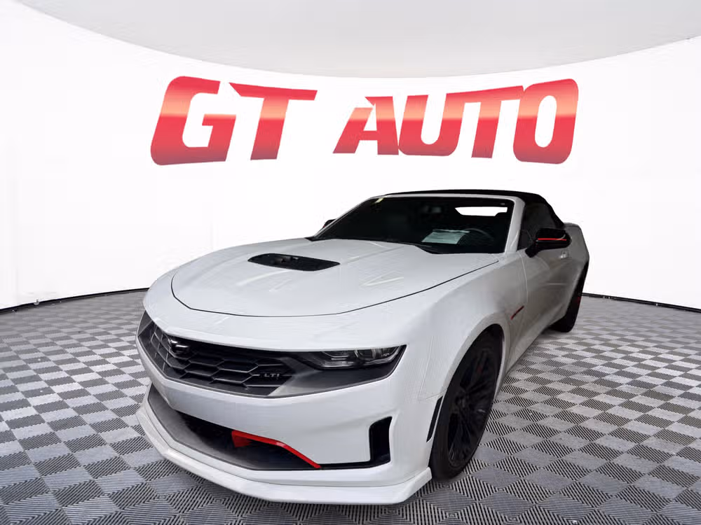 2021 Chevrolet Camaro LT1 Image 2