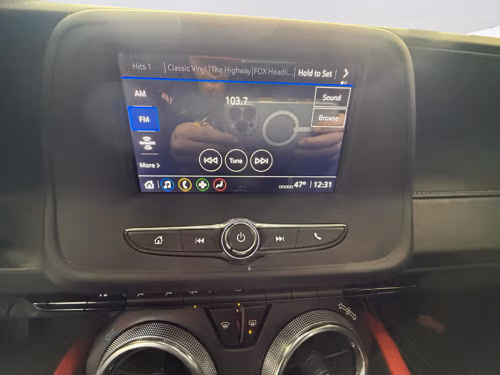 2021 Chevrolet Camaro LT1 Image 6