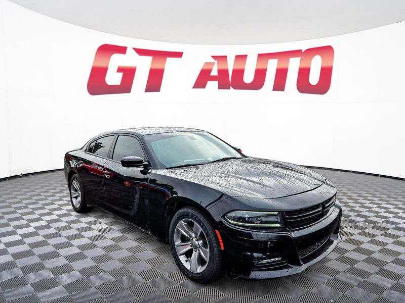 2016 Dodge Charger SXT Upper Image 1