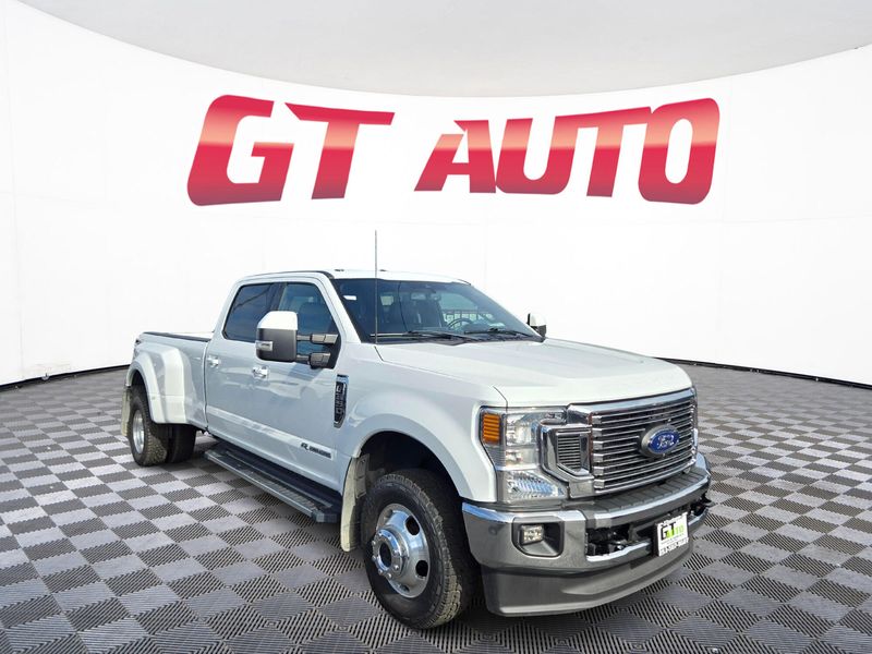 2022 Ford F-350 Super Duty Lariat Crew Cab Upper Image 1