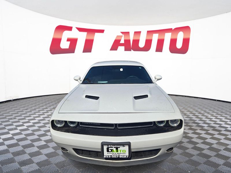 2018 Dodge Challenger SXT Upper Image 2