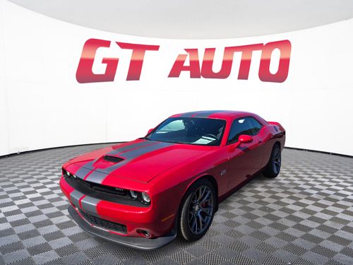 2015 Dodge Challenger SRT 392 Lower Image 1