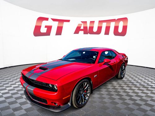 2015 Dodge Challenger SRT 392 Lower Image 1