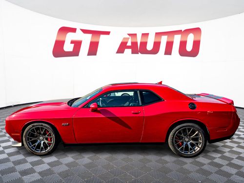 2015 Dodge Challenger SRT 392 Lower Image 2