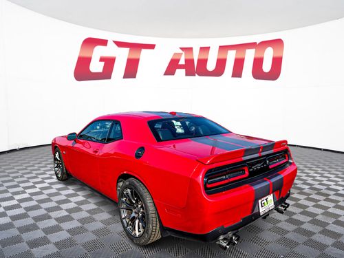 2015 Dodge Challenger SRT 392 Lower Image 3