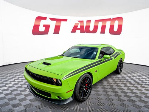 2015 Dodge Challenger SRT 392 Lower Image 1