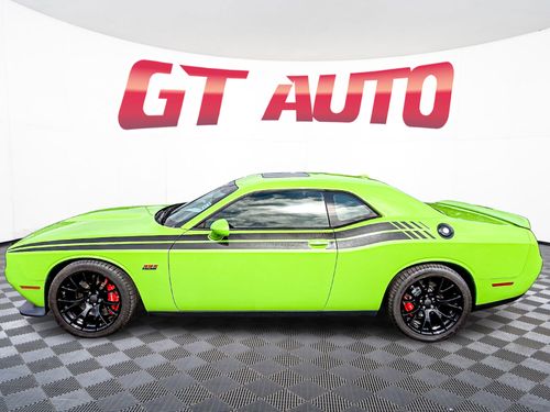 2015 Dodge Challenger SRT 392 Lower Image 2
