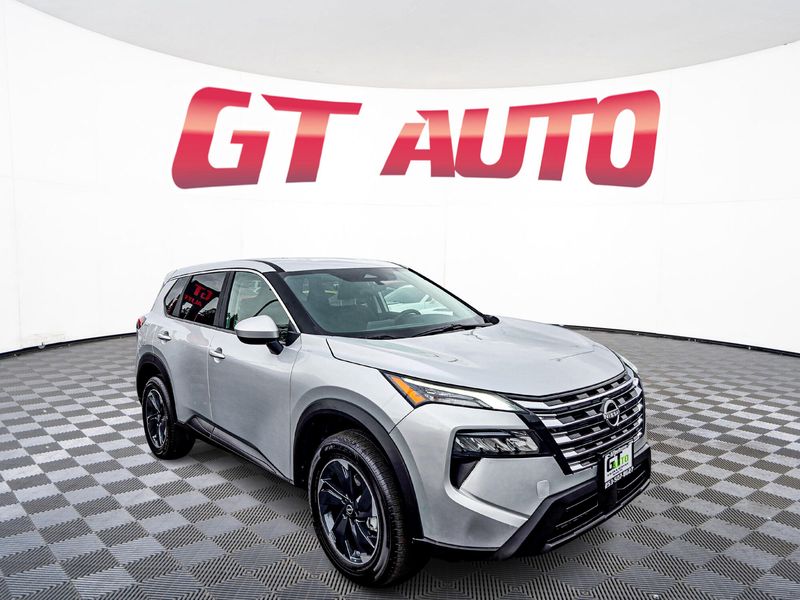 2025 Nissan Rogue SV Upper Image 1