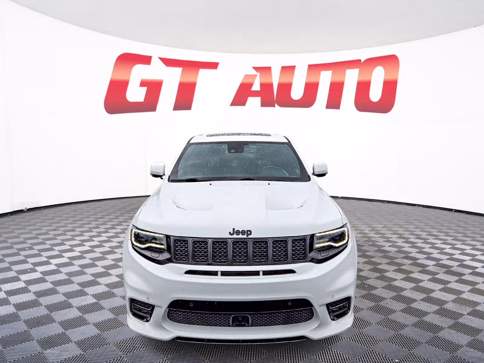 2020 Jeep Grand Cherokee SRT Upper Image 2