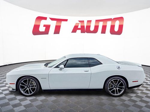 2022 Dodge Challenger R/T Lower Image 2