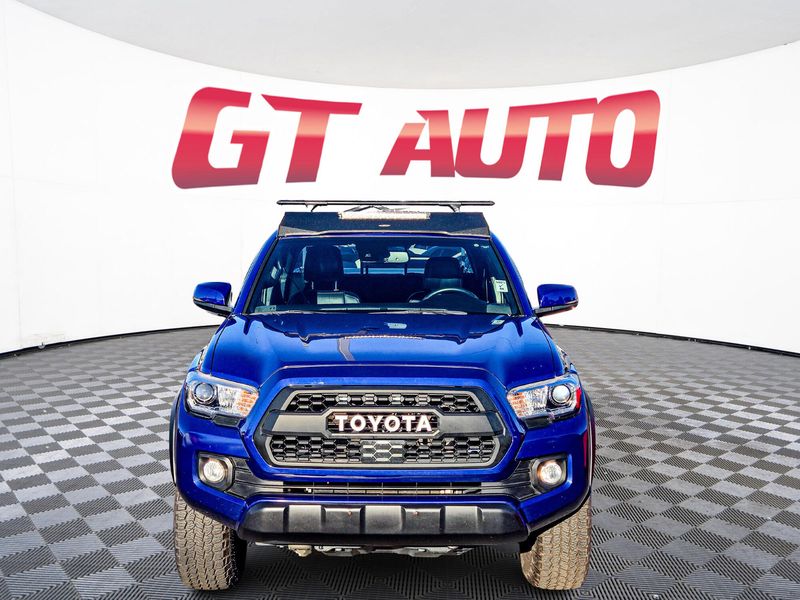 2022 Toyota Tacoma TRD Off-Road Double Cab Upper Image 2