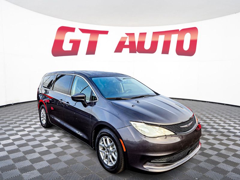 2022 Chrysler Voyager LX Upper Image 1