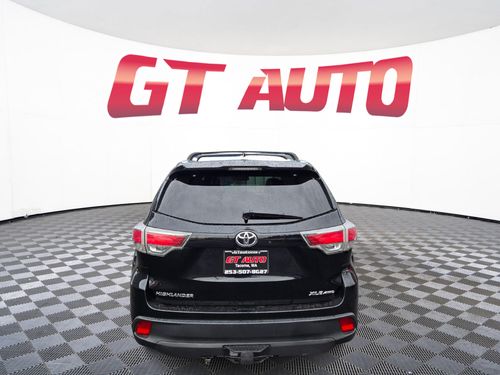 2016 Toyota Highlander XLE Lower Image 3