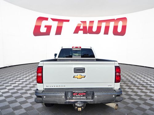 2015 Chevrolet Silverado 2500HD LTZ Crew Cab Lower Image 3