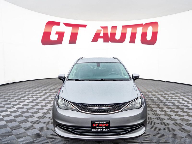 2020 Chrysler Voyager LXi Passenger Upper Image 2