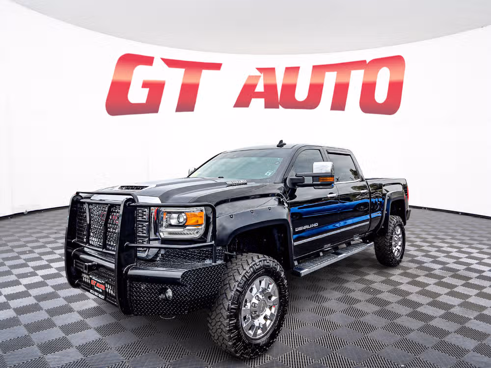 2018 GMC Sierra 2500HD Denali Lower Image 1