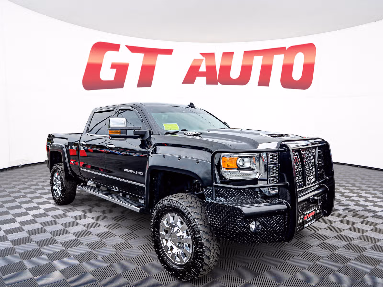 2018 GMC Sierra 2500HD Denali Upper Image 1