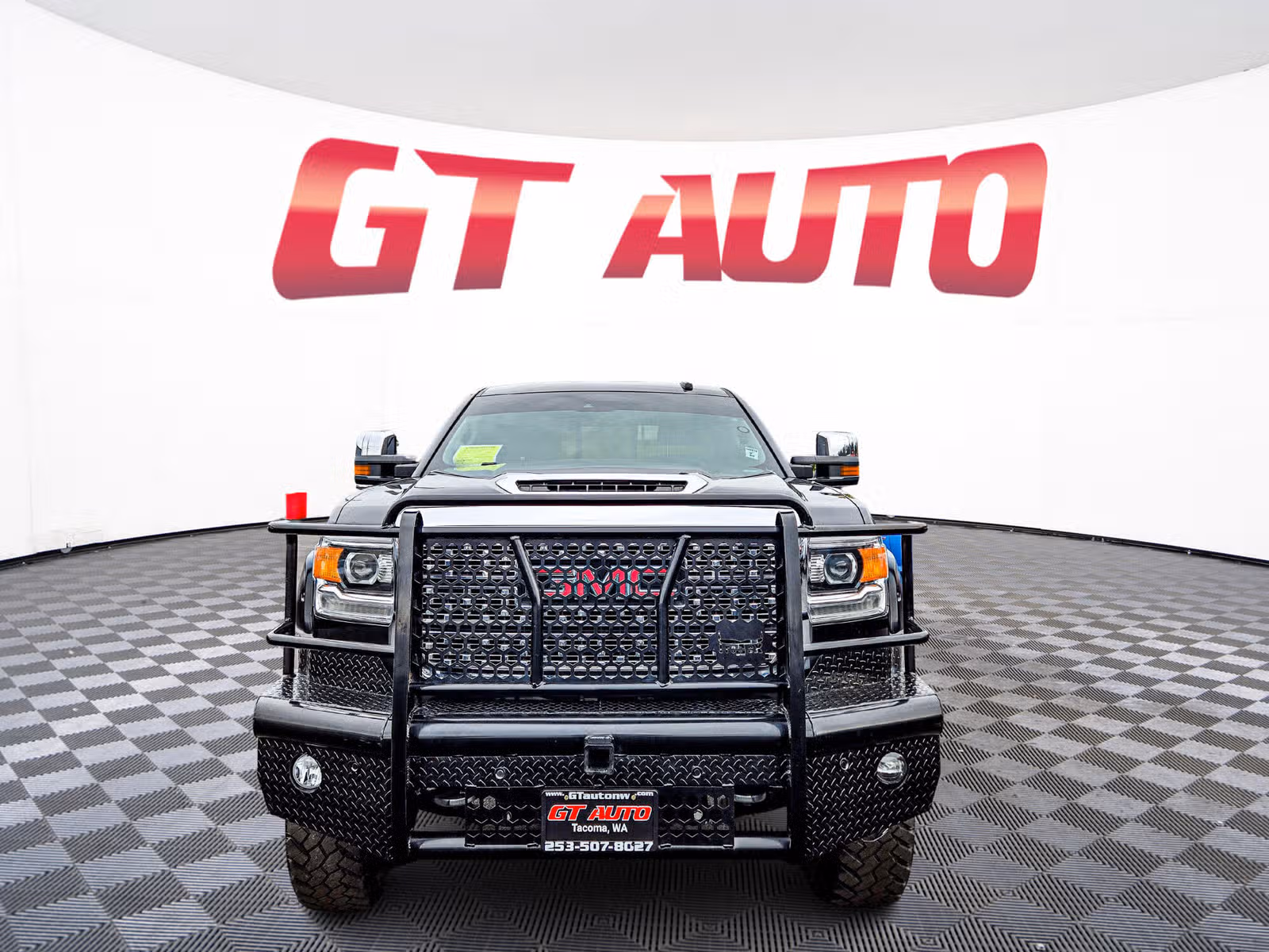2018 GMC Sierra 2500HD Denali Upper Image 2