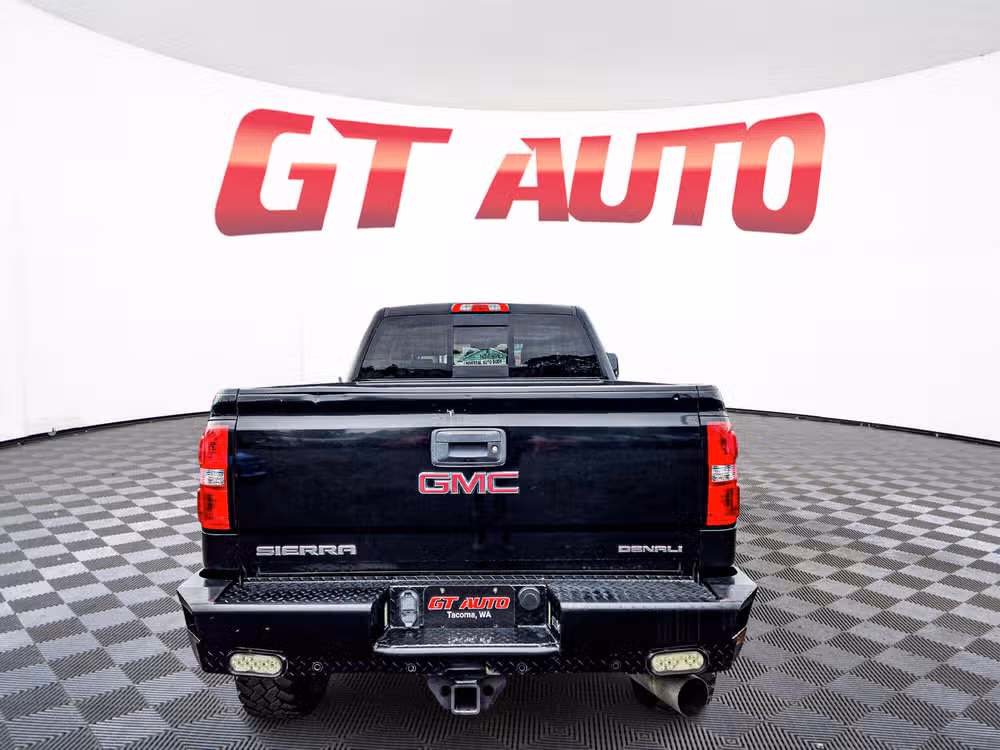2018 GMC Sierra 2500HD Denali Image 6