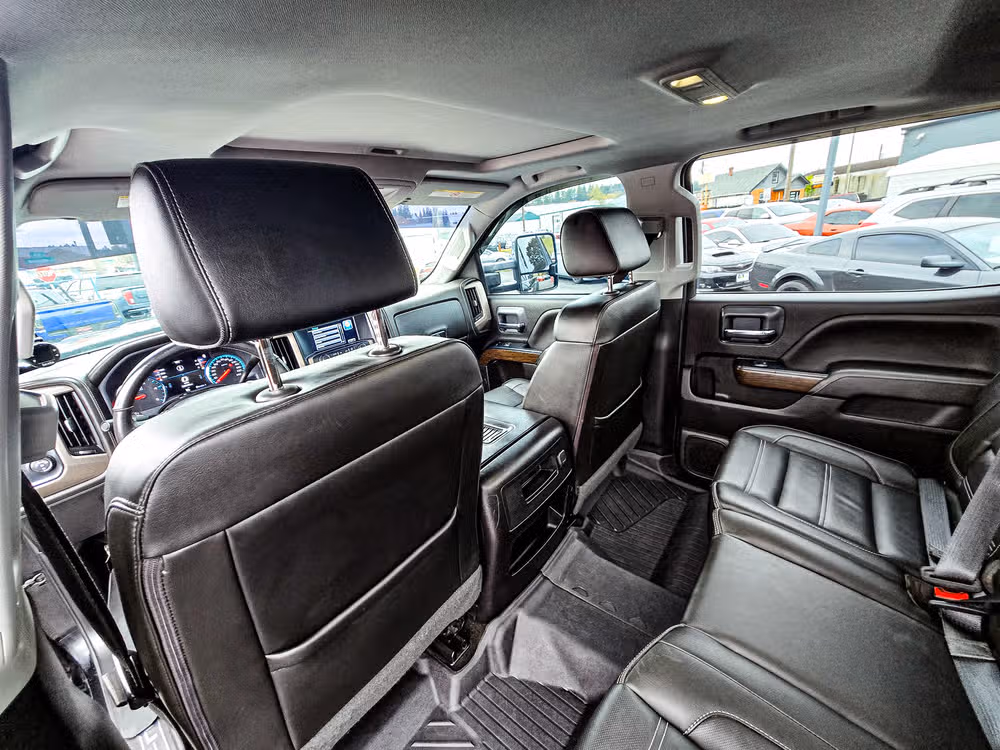 2018 GMC Sierra 2500HD Denali Image 12