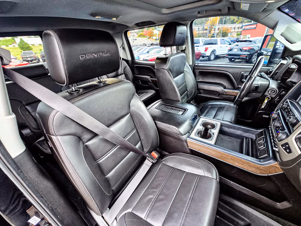 2018 GMC Sierra 2500HD Denali Image 14