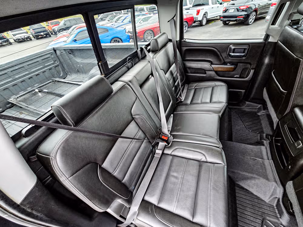 2018 GMC Sierra 2500HD Denali Image 16