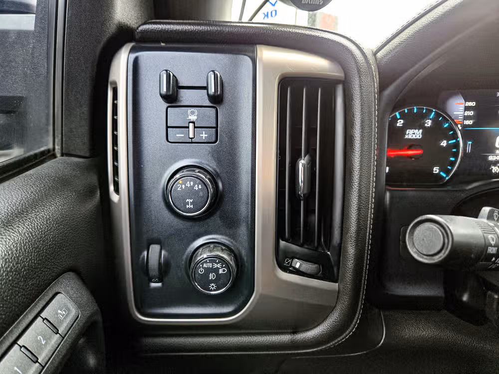 2018 GMC Sierra 2500HD Denali Image 20