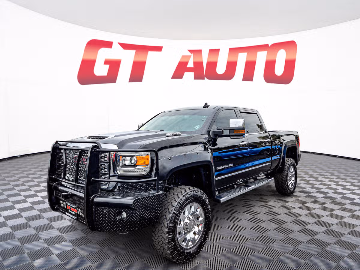 2018 GMC Sierra 2500HD Denali Image 3
