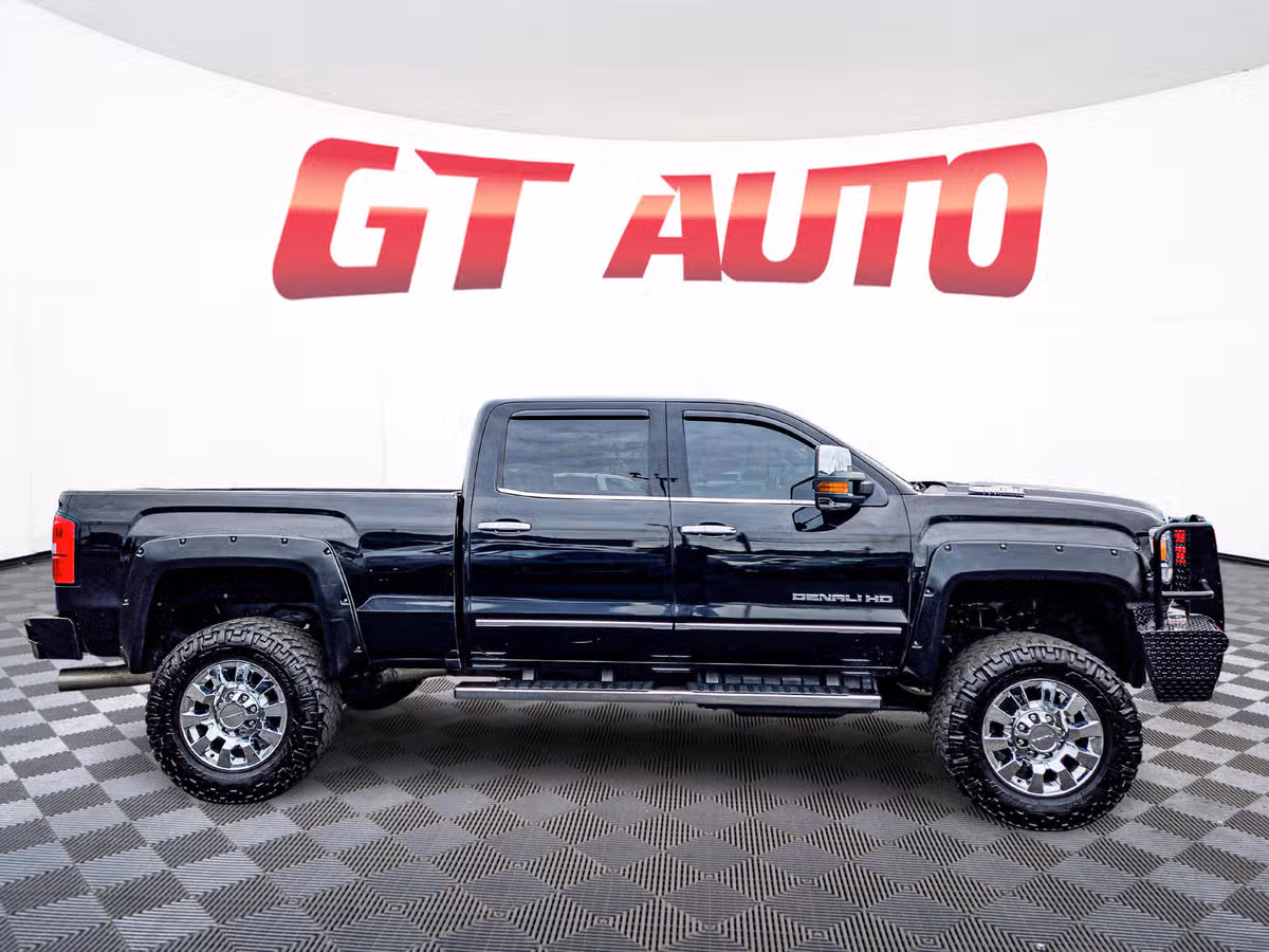 2018 GMC Sierra 2500HD Denali Image 8
