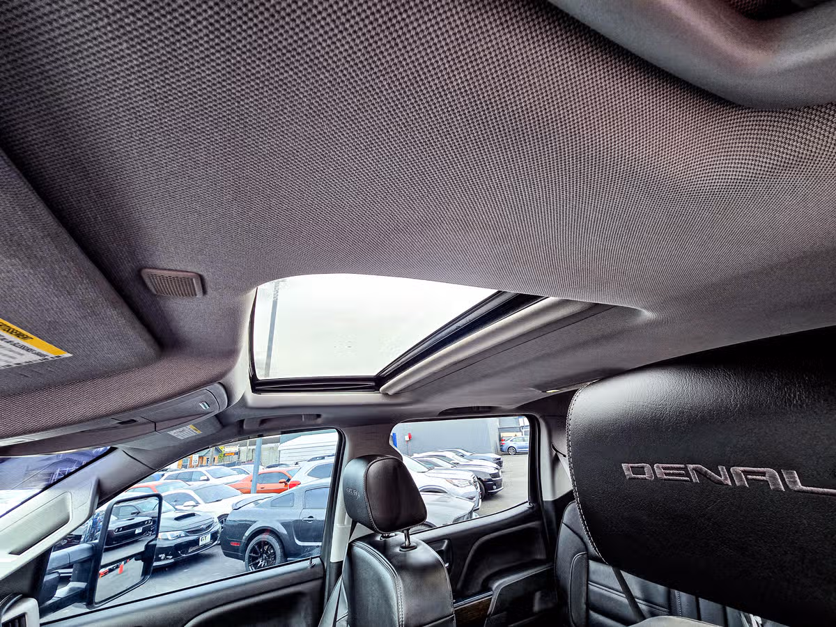 2018 GMC Sierra 2500HD Denali Image 11