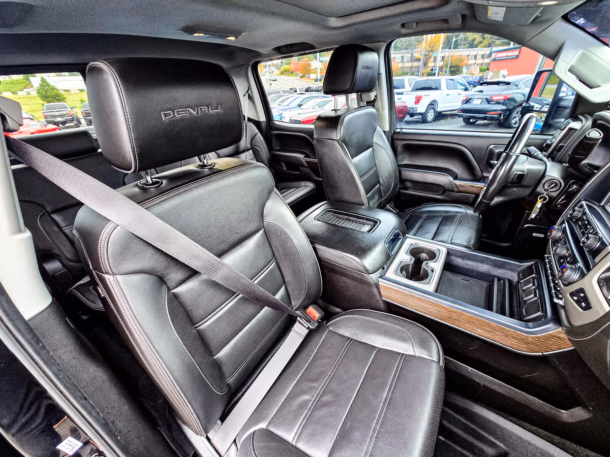 2018 GMC Sierra 2500HD Denali Image 14