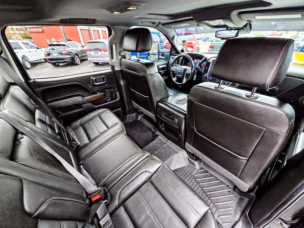 2018 GMC Sierra 2500HD Denali Image 15