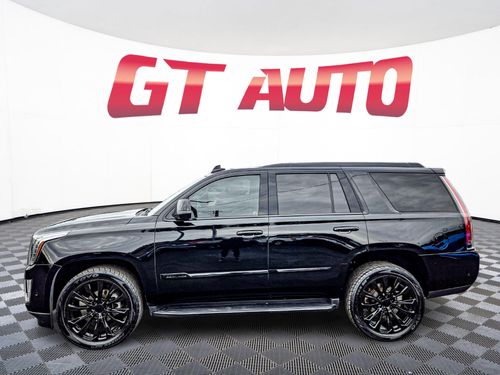 2018 Cadillac Escalade Luxury Lower Image 2