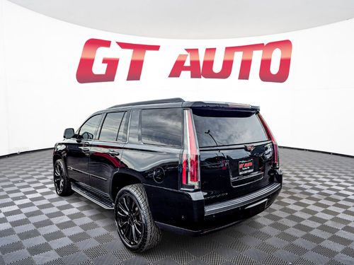 2018 Cadillac Escalade Luxury Lower Image 3