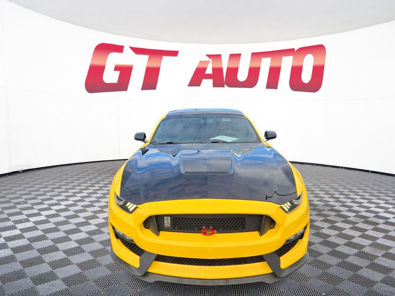 2018 Ford Mustang Shelby GT350 Upper Image 2