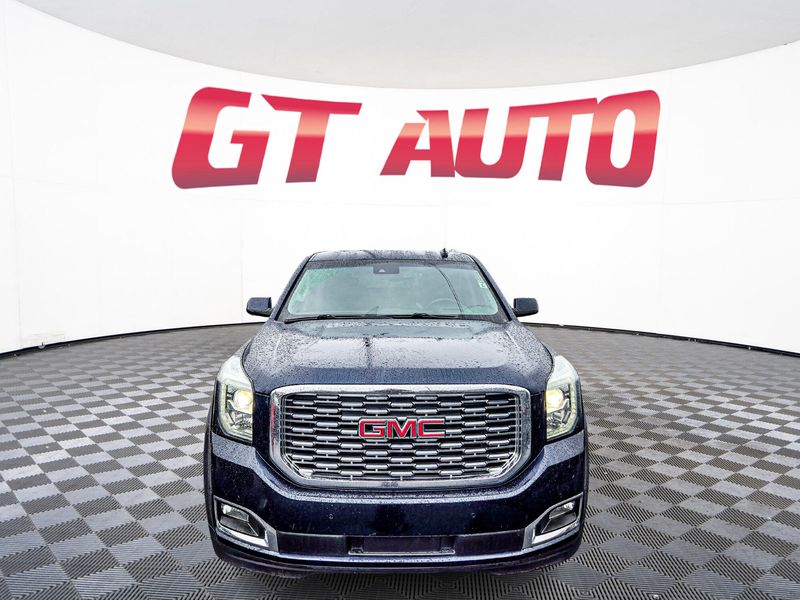 2018 GMC Yukon XL Denali Upper Image 2