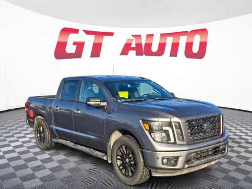 8139 - 2018 Nissan Titan SV Crew Cab