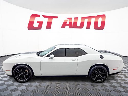 2018 Dodge Challenger SXT Plus Lower Image 2