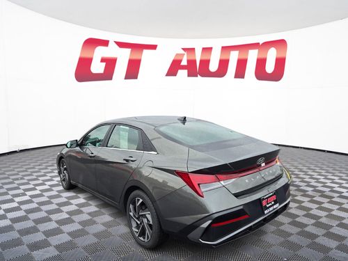 2024 Hyundai ELANTRA SEL Lower Image 2