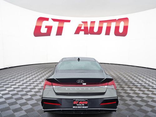 2024 Hyundai ELANTRA SEL Lower Image 3