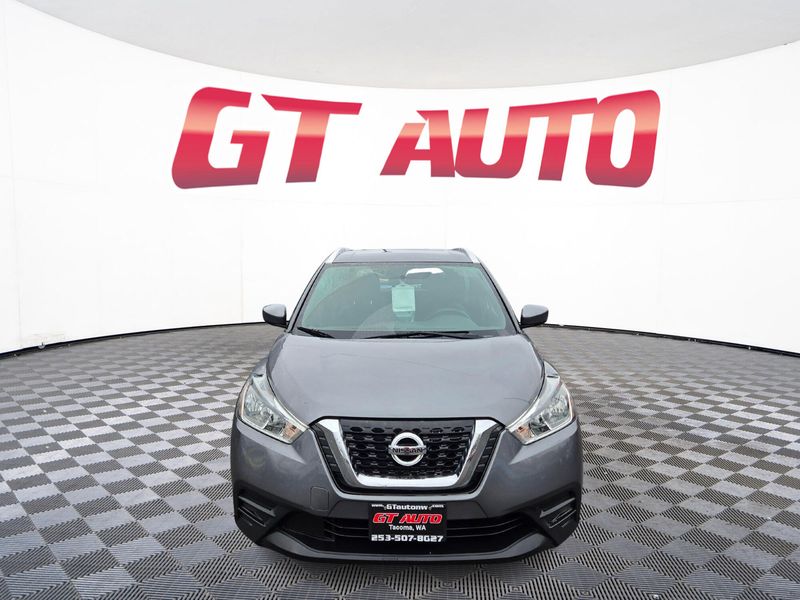 2019 Nissan Kicks SV Crossover Upper Image 2