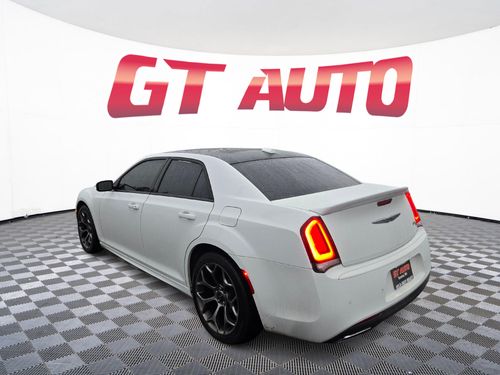 2018 Chrysler 300 S Lower Image 2