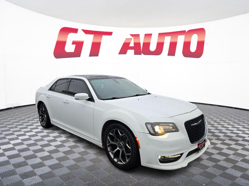 2018 Chrysler 300 S Upper Image 1
