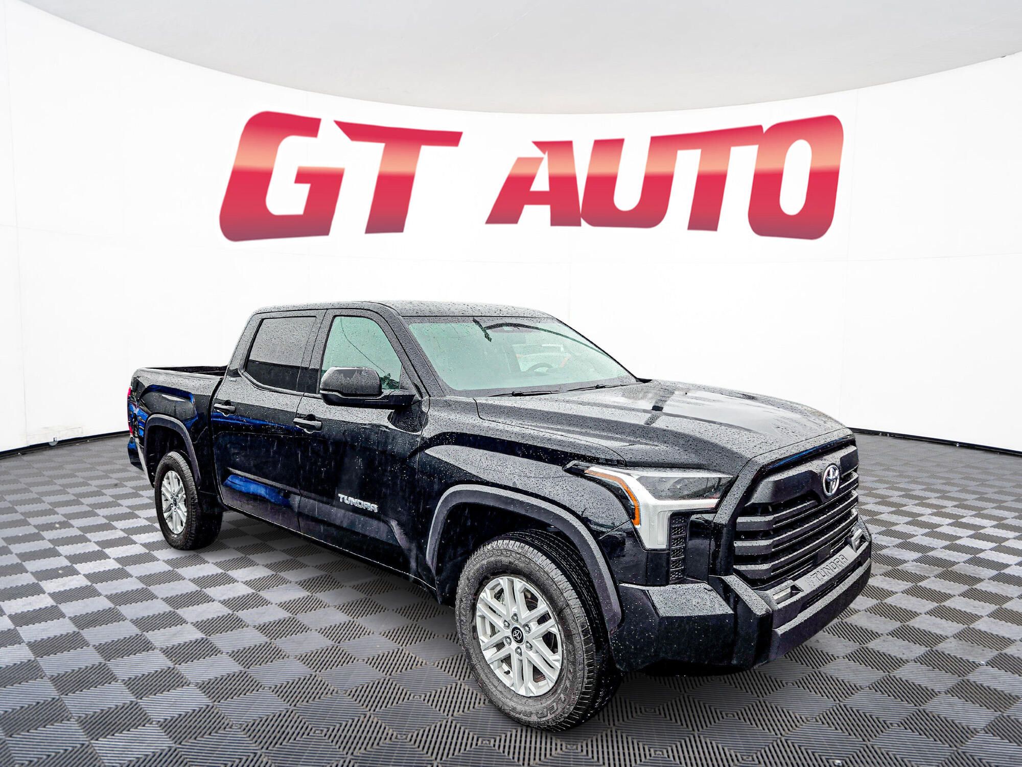 2024 Toyota Tundra SR5's photo