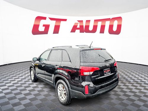 2015 Kia Sorento LX Lower Image 3